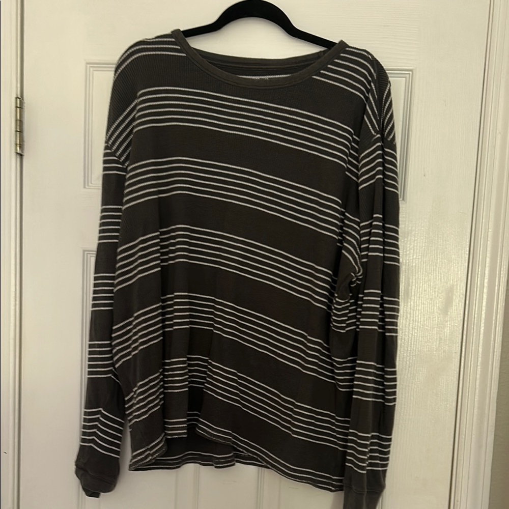 GAP Gray and White Long Sleeve Tee Striped Casual